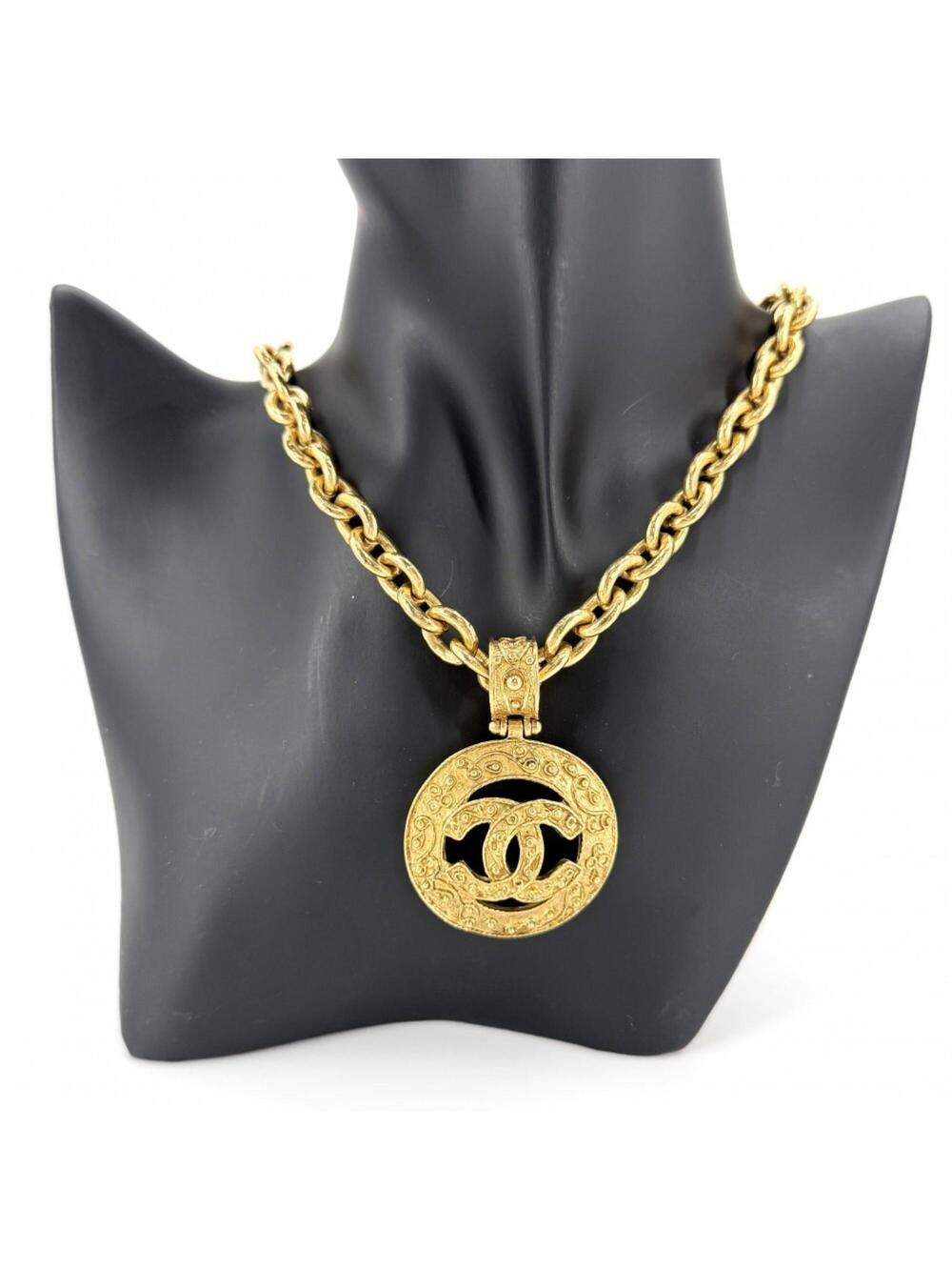 Chanel Cc Logo Round Pendant Necklace #299739C13B - Picture 3 of 9